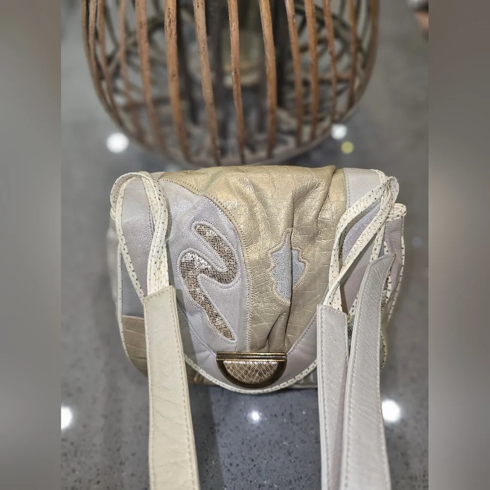 SHARIF VINTAGE CROSSBODY BAG.